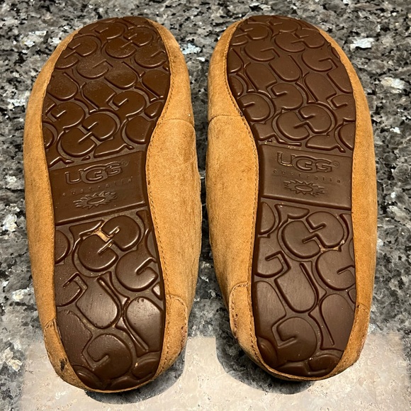 UGG Women’s Chestnut Limited Edition Scalloped Edge Moccasins - Picture 7 of 9